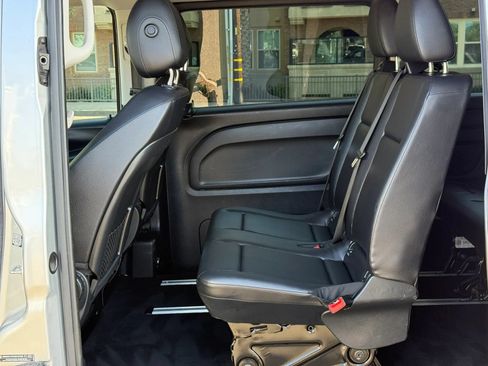 Used 2018 Mercedes-Benz Metris Passenger image 15