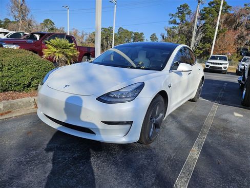 Used 2020 Tesla Model 3 Standard Range Plus image 2