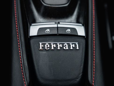 Used 2018 Ferrari 488 GTB RWD image 54