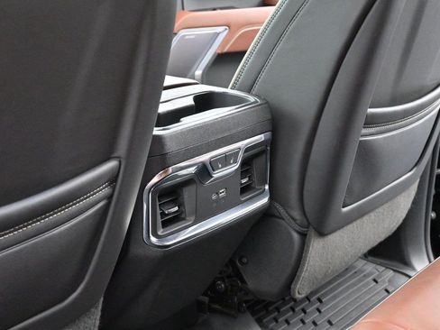 Used 2024 GMC Sierra 2500 Denali Ultimate AWD/4WD image 31