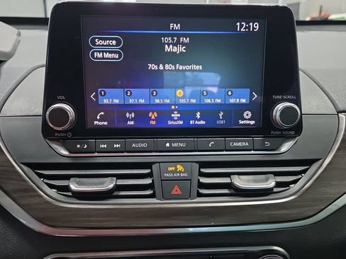 Used 2024 Nissan Altima 2.5 SV FWD image 5