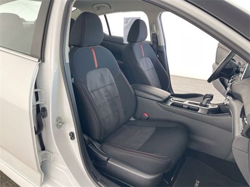 Used 2024 Nissan Sentra SR image 12