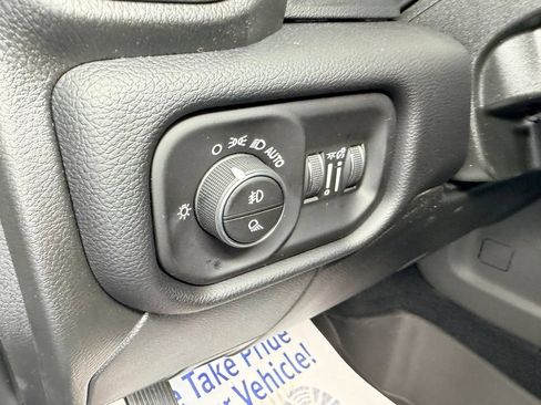 New 2026 RAM 2500 Laramie AWD/4WD image 16