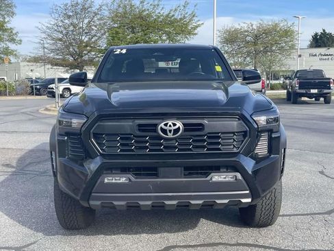 Used 2024 Toyota Tacoma TRD Off-Road image 8