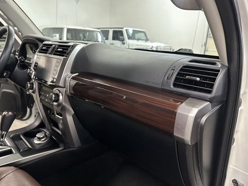 Used 2020 Toyota 4Runner Limited AWD/4WD image 36