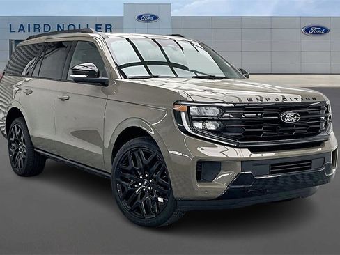 New 2026 Ford Expedition Platinum w/ Stealth Performance Package image 2