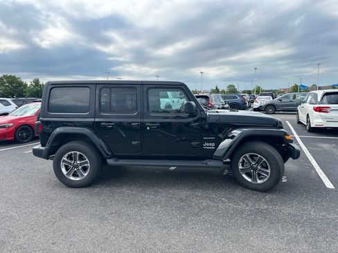 Used 2020 Jeep Wrangler Unlimited Sahara w/ Cold Weather Group AWD/4WD image 12