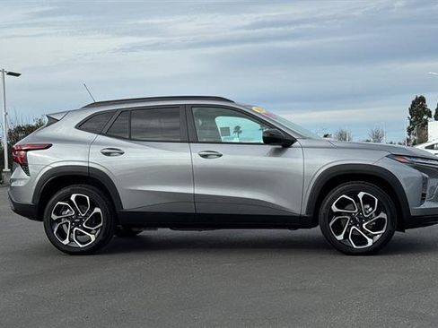 New 2026 Chevrolet Trax RS w/ Driver Confidence Package FWD image 3