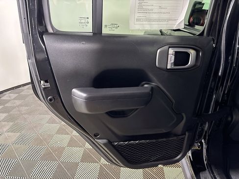 Used 2021 Jeep Wrangler Unlimited Rubicon image 19