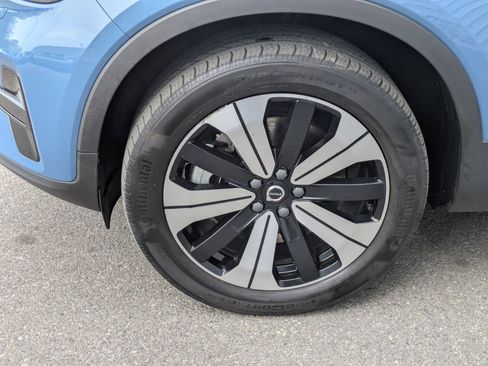 Used 2023 Volvo XC40 Recharge Core image 11