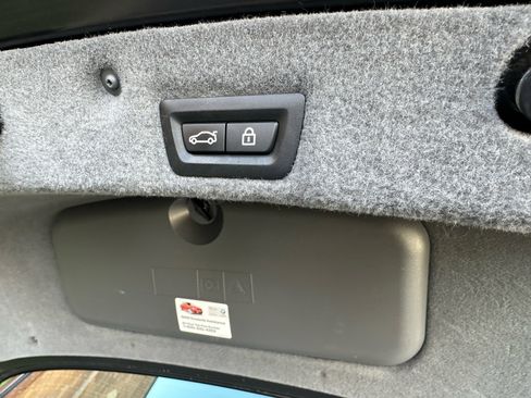 Used 2011 BMW 750Li image 51