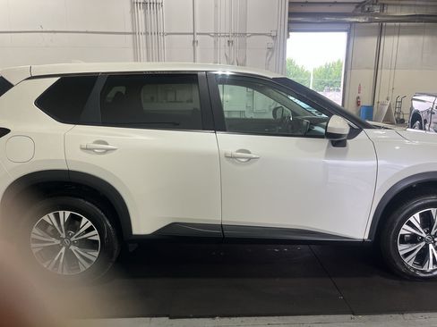 Used 2023 Nissan Rogue SV AWD/4WD image 5