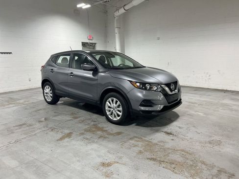 Used 2021 Nissan Rogue Sport S image 3