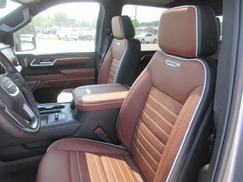 New 2026 GMC Sierra 3500 Denali Ultimate AWD/4WD image 13