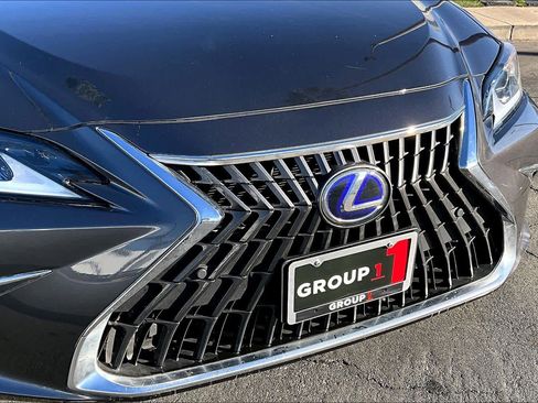 Used 2022 Lexus ES 300h w/ Premium Package image 30