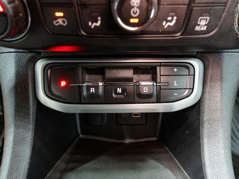 Used 2021 GMC Acadia SLE w/ Elevation Edition image 22