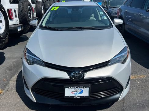 Used 2017 Toyota Corolla LE w/ Carpet Mat Package (TMS) FWD image 5