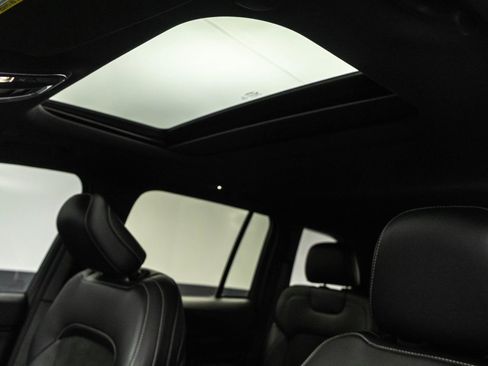 Used 2023 Jeep Grand Cherokee Altitude image 31