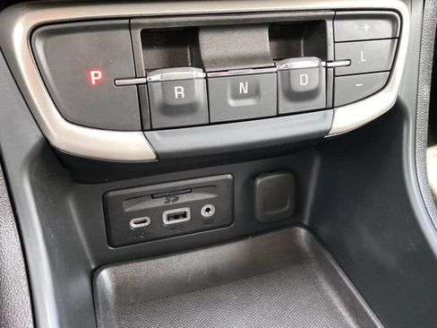 Used 2024 GMC Terrain Denali w/ Denali Premium Package AWD/4WD image 18