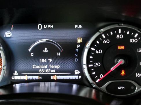 Used 2021 Jeep Renegade Latitude w/ Luxury Group II image 28