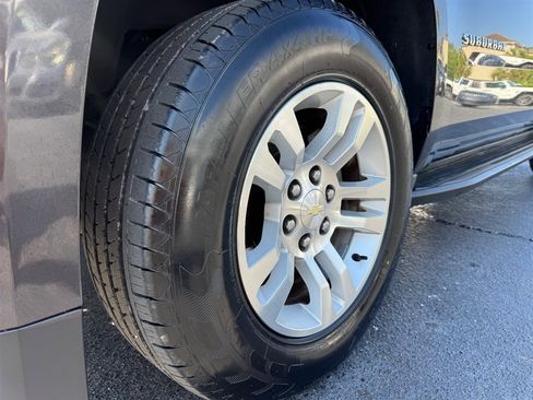 Used 2016 Chevrolet Suburban LS image 9