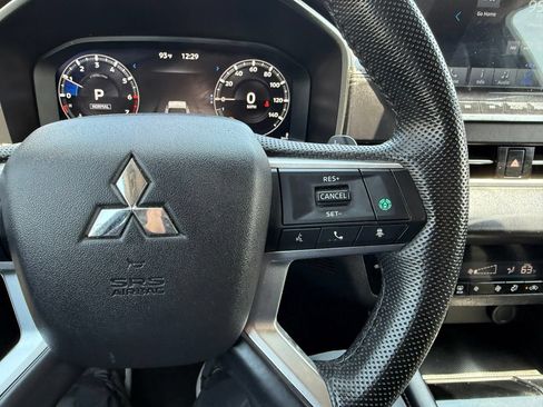 Used 2023 Mitsubishi Outlander SE FWD image 20