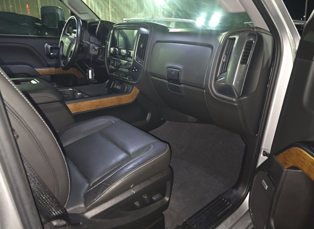 Used 2019 Chevrolet Silverado 2500 LTZ w/ Duramax Plus Package AWD/4WD image 4