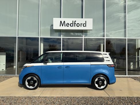 New 2025 Volkswagen ID. Buzz Pro S Plus image 7