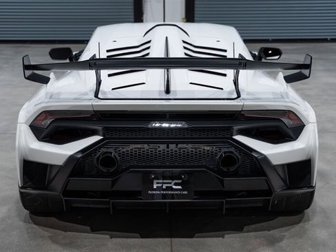 Used 2022 Lamborghini Huracan STO RWD image 5