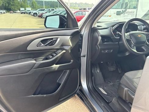 Used 2020 Chevrolet Traverse LS w/ LPO, Blackout Package FWD image 9
