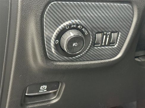Used 2022 Jeep Grand Cherokee L Overland w/ MOPAR Finishing Package AWD/4WD image 16