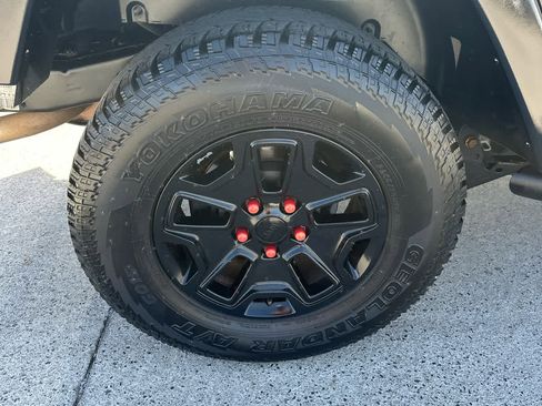 Used 2017 Jeep Wrangler Sport image 10