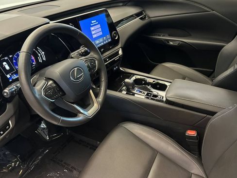 Used 2024 Lexus RX 350 FWD w/ Technology Package image 10