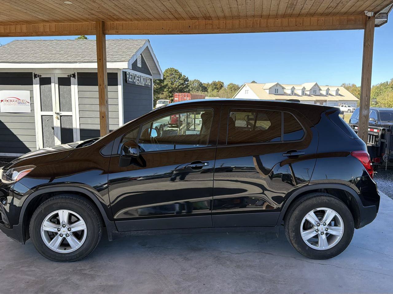 Used 2021 Chevrolet Trax LS w/ Tint and Cruise Package FWD image 2