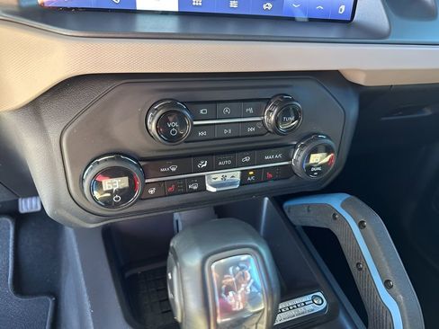 Used 2024 Ford Bronco Wildtrak AWD/4WD image 36