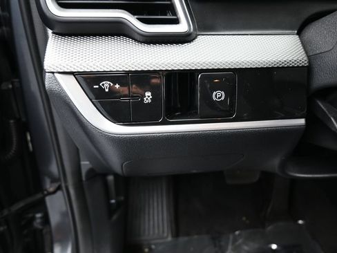 Used 2023 Kia Sportage LX AWD/4WD image 12