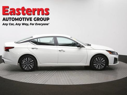Used 2025 Nissan Altima 2.5 SV FWD image 42