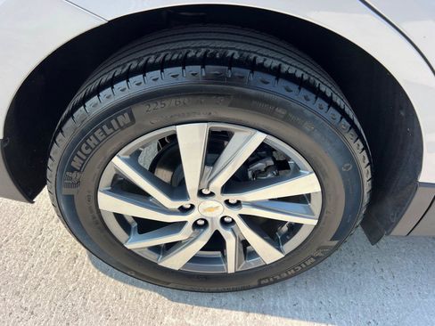Used 2022 Chevrolet Equinox LT FWD image 17