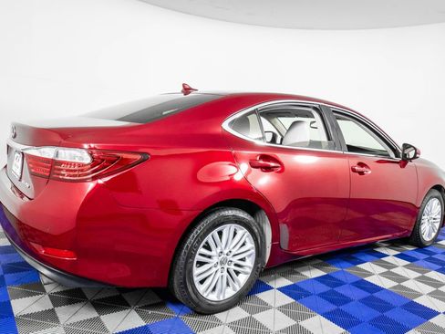Used 2013 Lexus ES 350 350 w/ Luxury Pkg image 4