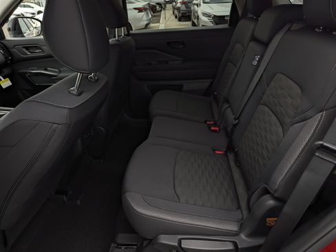 New 2026 Nissan Pathfinder SV image 8