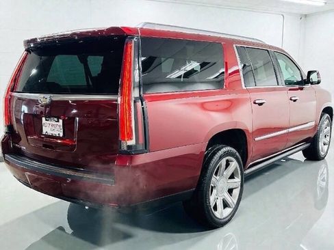 Used 2018 Cadillac Escalade ESV Premium Luxury image 4