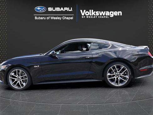 Used 2017 Ford Mustang GT Premium RWD image 5