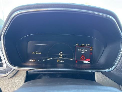 Used 2017 Lincoln Continental Premiere image 10