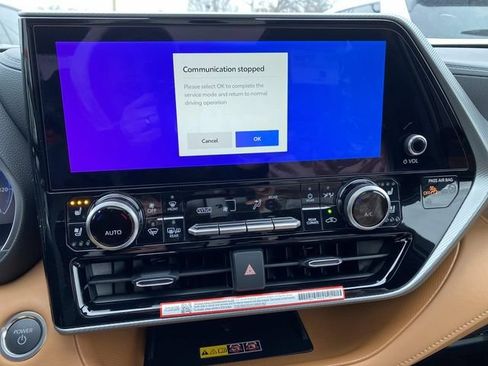New 2026 Toyota Highlander Platinum AWD/4WD image 12