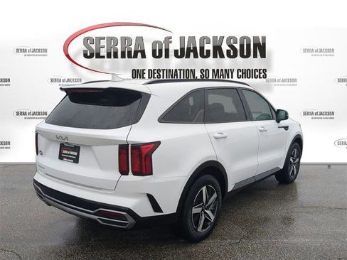 Certified 2023 Kia Sorento S image 8