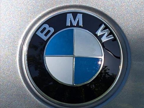 Used 2025 BMW 330i Sedan w/ Convenience Package RWD image 18