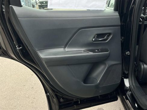 New 2026 Nissan Kicks S image 18