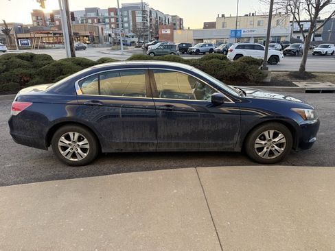 Used 2010 Honda Accord LX-P image 5