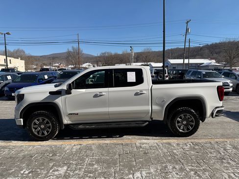 Used 2025 GMC Sierra 1500 AT4 w/ AT4 Premium Package image 5