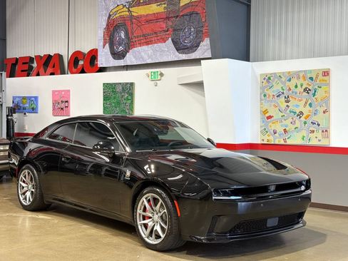 Used 2025 Dodge Charger Daytona Scat Pack w/ Track Pack AWD/4WD image 9